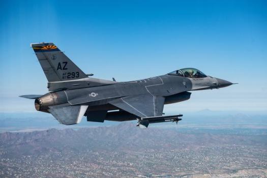 首批乌飞行员在美完成F-16培训 备战接收60余战机