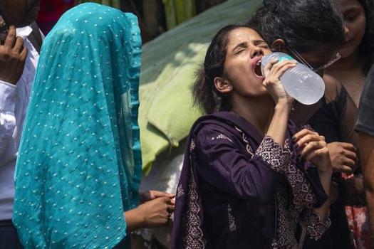 印度一天至少85人因高温死亡 19名选举官员被热死
