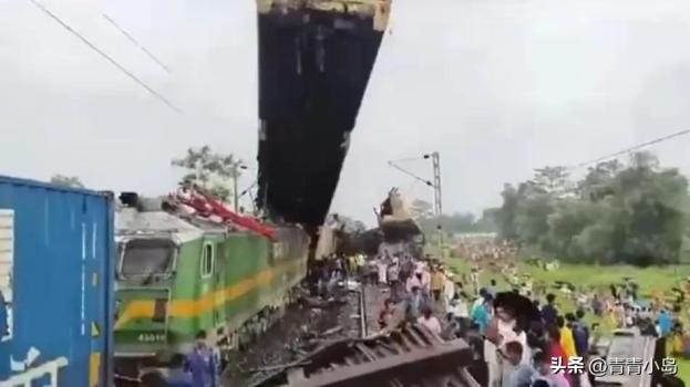 印度列车相撞事故已致5死25伤 救援行动展开