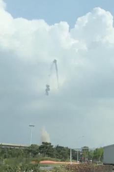 火箭试车时意外起飞坠毁 知情人发声 火箭从试车架上意外起飞升空