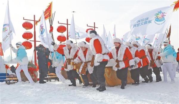 哈尔滨采冰节火热启幕 庆亚冬添彩冰雪季