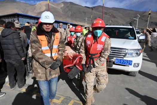 西藏定日县地震救援进行时 多方力量紧急驰援