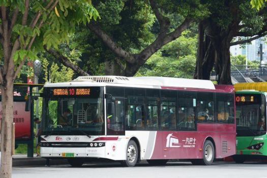 廣州公交地鐵因煙花匯演調(diào)整 保障市民出行觀演