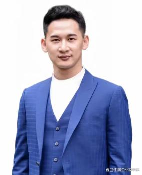 用DeepSeek创收的“小公司”，痛并快乐着