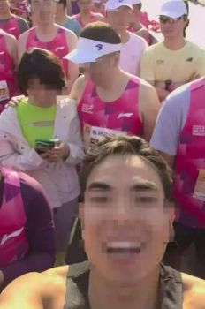 马拉松亲密事件拍摄者称2天没睡好 舆论风波难平息