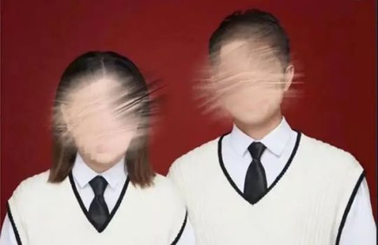 殉情男子将妻子遗物成箱送回 深情未了