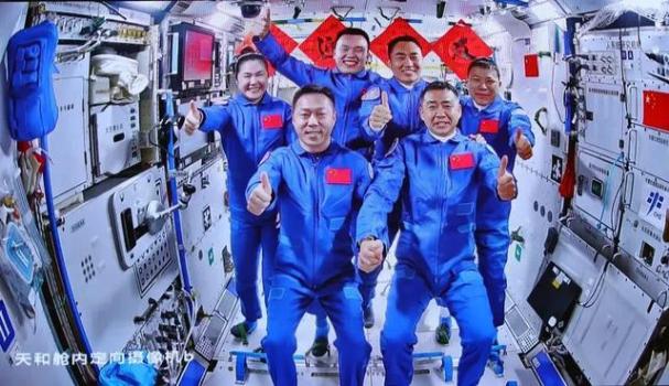 神十九乘组回家过五一 任务圆满结束