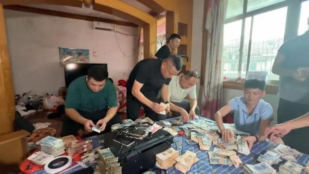夫妻制假币每天印多少花多少 农贸市场成重灾区
