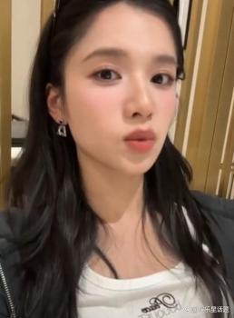 張婧儀直播自曝吃排骨把牙崩掉了 片場吃貨的代價