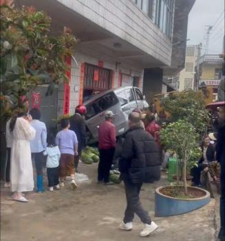 云南裝載機(jī)傷亡事件致6死4傷 裝載機(jī)致人傷亡事件