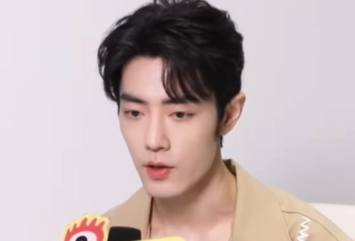 肖战做客新浪娱乐原创栏目《娱情实验室》，回应新剧演致命男人