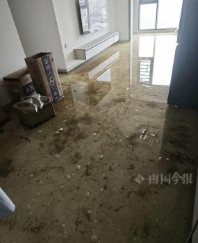 婚房被粪水浸泡 业主崩溃 新房未入住已泡汤