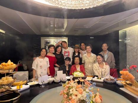 吳克群發(fā)文吃到了奶奶包的肉粽,，只要有趣不會(huì)老去只要有心不會(huì)孤寂