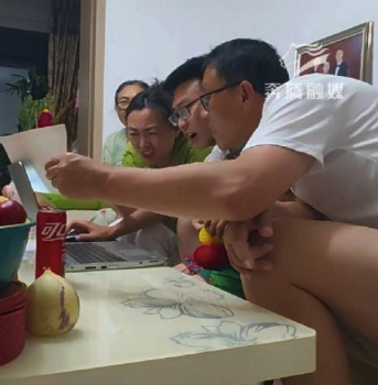 外孫高考681分姥姥直喊哎呀媽呀