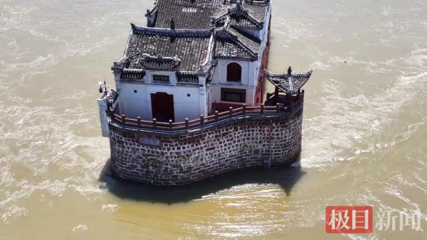 長江洪水淹沒鄂州觀音閣 古建筑展現(xiàn)抗洪智慧