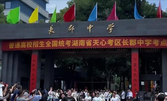 考不上985被趕出家門男生回應(yīng)質(zhì)疑 渴望重返校園