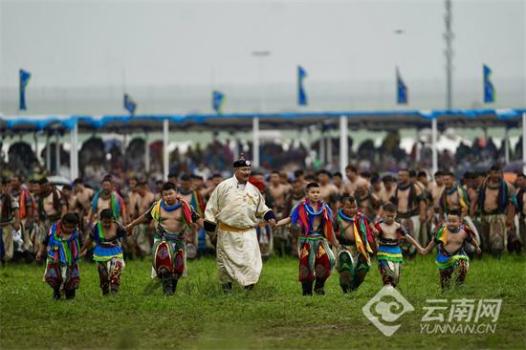 內(nèi)蒙古自治區(qū)第35屆草原那達(dá)慕開(kāi)幕 草原文化盛宴啟幕