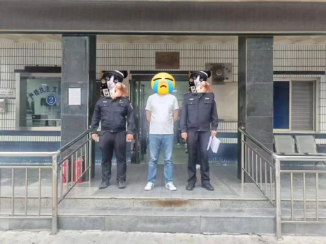 男子操控100个账号ai洗稿造谣被罚 AI谣言危害凸显