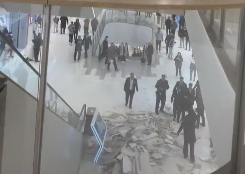 商场开业第4天吊顶脱落 8人受伤 官方已介入处置