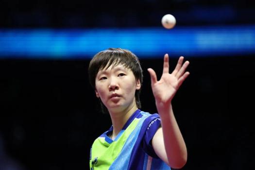 王曼昱因伤退赛 颈部不适告别赛场