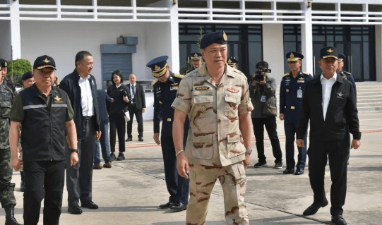 炮聲陣陣 泰柬邊境居民四散逃離