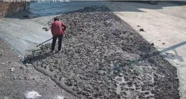 邵陽(yáng)村民修路遭老人破壞 私人恩怨引發(fā)爭(zhēng)議