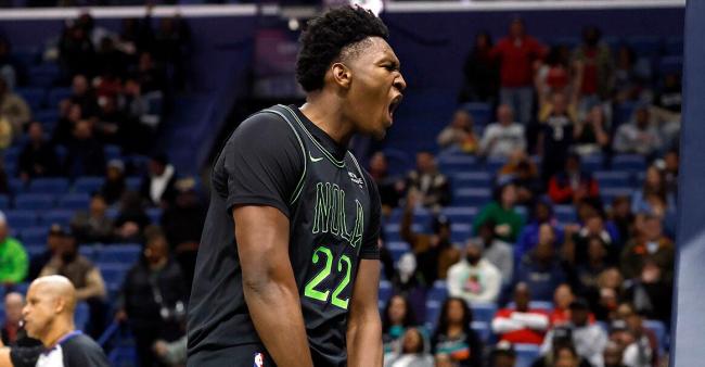 奎因成為NBA首位拿下30+三雙的新秀中鋒：創(chuàng)歷史紀錄