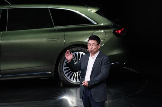 余承東直播劇透多款新車 鴻蒙智行生態(tài)再升級(jí)