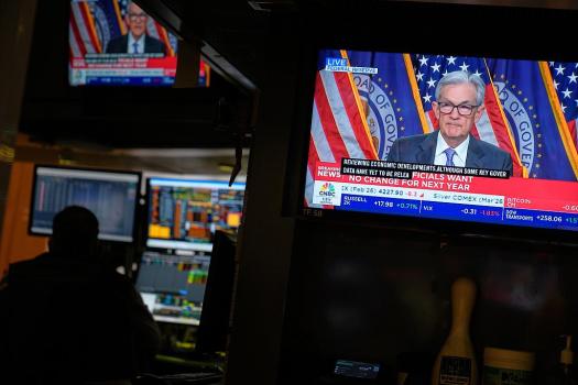 美聯(lián)儲(chǔ)降息為啥惹總統(tǒng)不滿 內(nèi)部分歧加劇