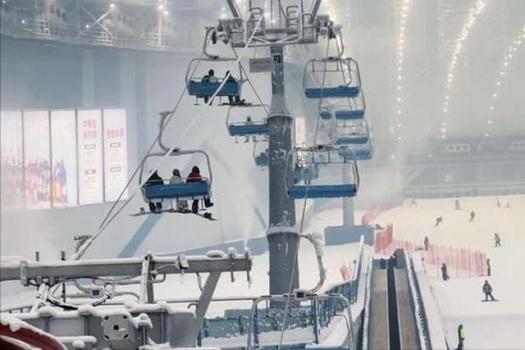 定了！冰雪经济正在爆发，不仅是哈尔滨，竟然有70万人在深圳滑雪 南北共热