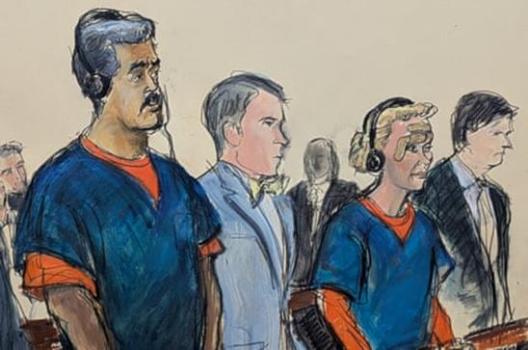 马杜罗出庭表现强硬 不时在纸上做笔记 坚称无罪拒指控