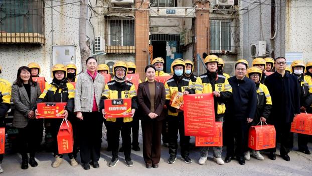 41名外卖员获郑州表扬慰问 致敬城市“暖心守护者”