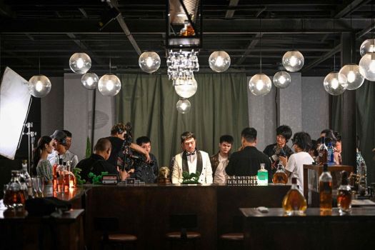 短剧“狂飙”，抄袭、速成与失序的剧本