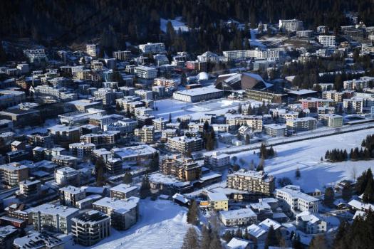 特朗普疑搞混格陵兰岛和冰岛 混淆言论引发争议