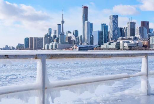 严寒天气席卷加拿大 多地航班延误 极端寒冷影响广泛