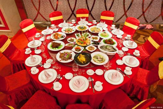 3988一桌婚宴菜冷肉硬被吐槽 寒冬婚宴变“冷餐会”