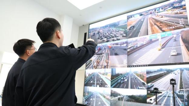 上海警方全力护航“最长春节假期” 确保平安畅通