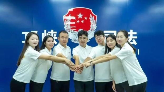 田埂上的普法课堂火了 法治种子扎根乡村