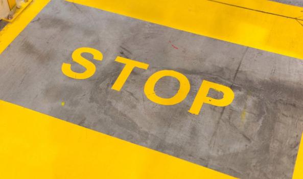 李思廉出境时被拦截 涉民事案件限制