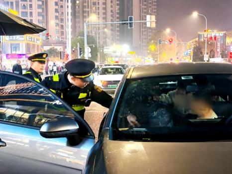 司机诱导乘客线下交易后失联 网约车骗局警示