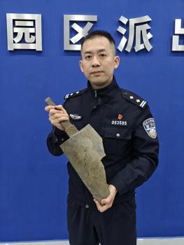 老夫妻收废品捡到“铁疙瘩”竟是国宝 千年句鑃重见天日