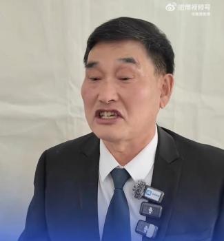 大衣哥朱之文回应出道15年再次翻红 感谢年轻朋友的喜爱