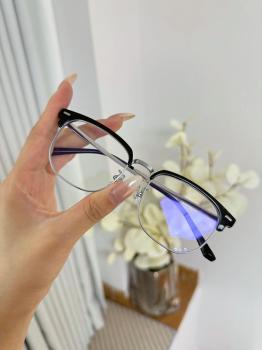 眼镜“需要时戴”就行？