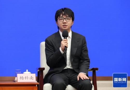 短劇導(dǎo)演首登國(guó)新辦記者見面會(huì) 微短劇精品化之路