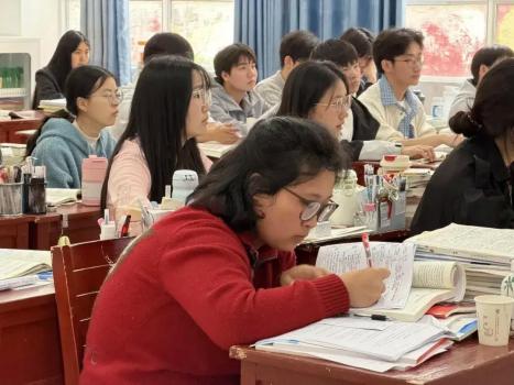 為救人遭截肢的18歲女孩迎來(lái)高考 堅(jiān)強(qiáng)追夢(mèng)感動(dòng)人心