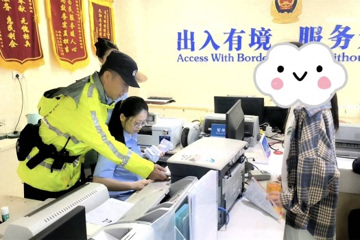 考生身份證掉廁所被沖走！民警“救場”