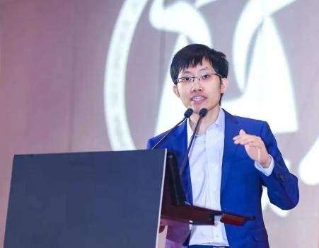 DeepSeek梁文锋成AI公司新首富 财富翻倍超360亿美元