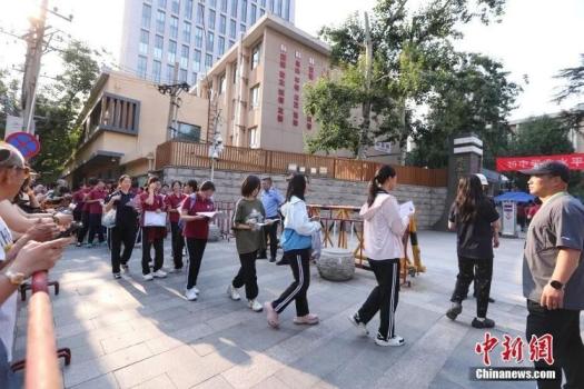 多地试点直升高中背后 中考功能转型引发讨论