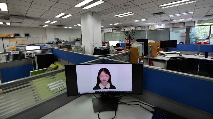 Первая в Китае виртуальная студентка поступила в университет Цинхуа