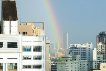 雨后上海现彩虹